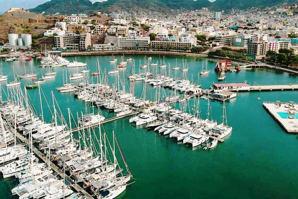 Lovely Apartment In Mindelo City Center Exterior foto